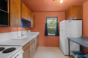 1530 N Wycoff Ave, Bremerton, WA 98312 - Photo 9