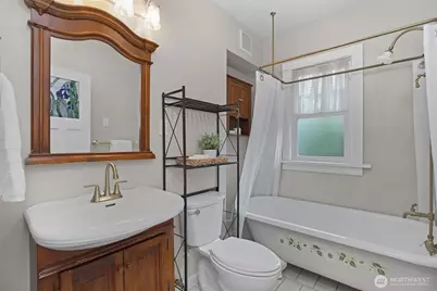 347 NW 74th Street, Seattle, WA 98117 - Photo 17