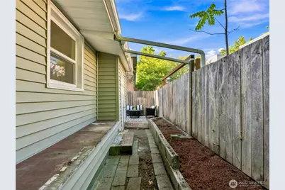 6542 Greenwood Avenue N, Seattle, WA 98103 - Photo 31