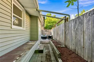 6542 Greenwood Ave N, Seattle, WA 98103 - Photo 31