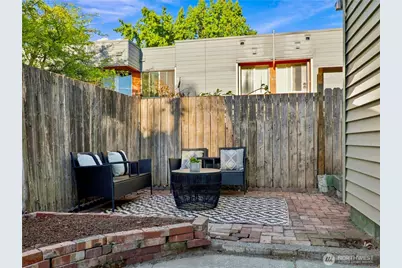 6542 Greenwood Avenue N, Seattle, WA 98103 - Photo 29