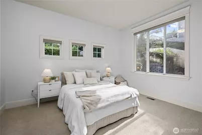 4047 Willams Avenue W, Seattle, WA 98199 - Photo 15