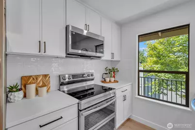 11701 100th Avenue NE #5, Kirkland, WA 98034 - Photo 9