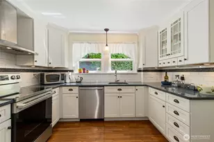 2910 W Crockett St, Seattle, WA 98199 - Photo 13