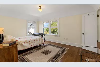 2910 W Crockett Street, Seattle, WA 98199 - Photo 23