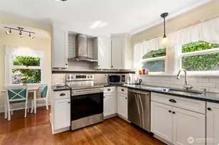 2910 W Crockett St, Seattle, WA 98199 - Photo 15