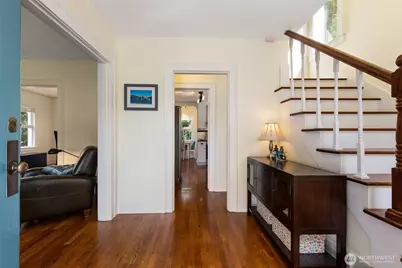 2910 W Crockett Street, Seattle, WA 98199 - Photo 5
