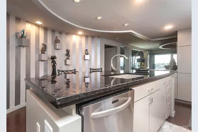 2040 Waverly Place N #301, Seattle, WA 98109 - Photo 7