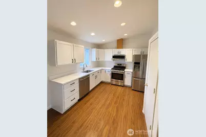 8330 9th Place NE, Lake Stevens, WA 98258 - Photo 5