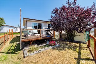 2306 Grant Pl, Anacortes, WA 98221 - Photo 27