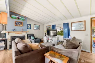 2306 Grant Pl, Anacortes, WA 98221 - Photo 3