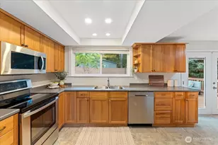 9210 166th Pl NE, Redmond, WA 98052 - Photo 11