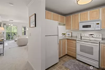 11110 NE 125th Lane #H229, Kirkland, WA 98034 - Photo 7