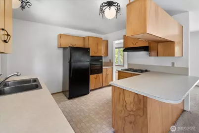 1016 S 203rd Street, Des Moines, WA 98198 - Photo 9