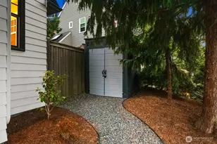 803 W Etruria St, Seattle, WA 98119 - Photo 35