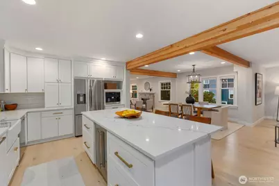 803 W Etruria Street, Seattle, WA 98119 - Photo 11