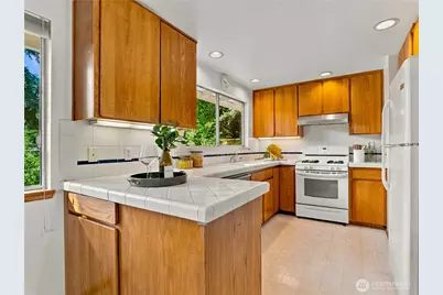 12231 95th Place NE, Kirkland, WA 98034 - Photo 9