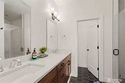 2111 9th Avenue W #22, Seattle, WA 98119 - Photo 19