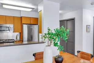 413 NE 70th St, Seattle, WA 98115 - Photo 13