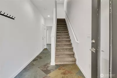 4206 S Greenbelt Station Drive, Seattle, WA 98118 - Photo 5