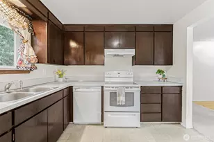 17221 13th Ave Ct E, Spanaway, WA 98387 - Photo 11