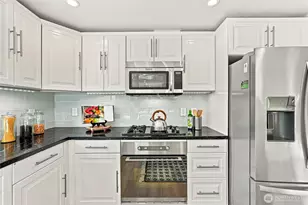 17005 159th Pl SE, Renton, WA 98058 - Photo 13
