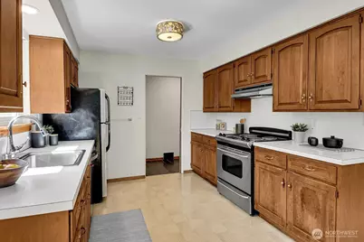 1714 NE Brockman Place, Seattle, WA 98125 - Photo 9