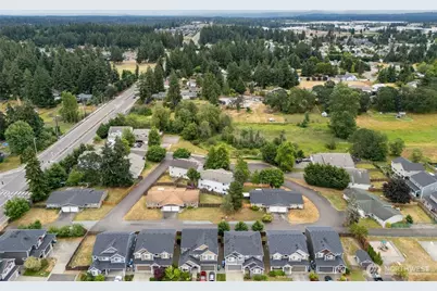 17620 17622 30th Avenue Ct E, Tacoma, WA 98387 - Photo 3