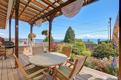 510 Sunnycrest Lane, Camano Island, WA 98282 - Photo 7