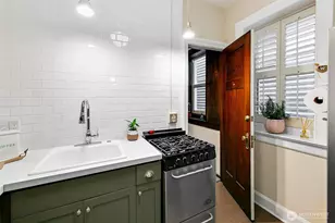 125 Warren Ave N, Seattle, WA 98109 - Photo 9