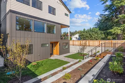 3312 W Dravus Street, Seattle, WA 98199 - Photo 1