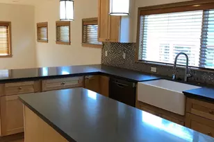 7447 Corliss Ave N, Seattle, WA 98103 - Photo 27