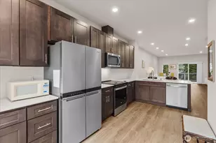 23413 Edmonds Way, Edmonds, WA 98026 - Photo 5