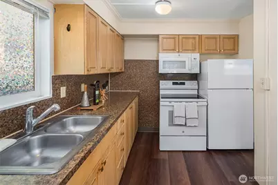 332 NE 50th Street, Seattle, WA 98105 - Photo 9