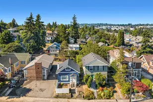 332 NE 50th St, Seattle, WA 98105 - Photo 17