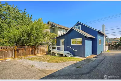 332 NE 50th Street, Seattle, WA 98105 - Photo 1