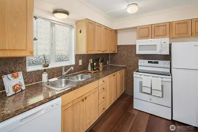 332 NE 50th Street, Seattle, WA 98105 - Photo 7