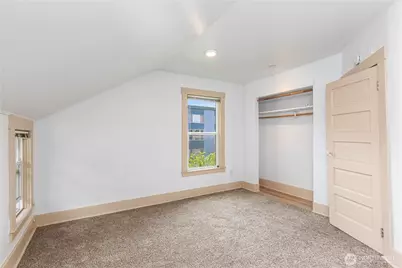 709 NE 43rd Street, Seattle, WA 98105 - Photo 3