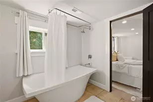 2716 Warren Ave N, Seattle, WA 98109 - Photo 29