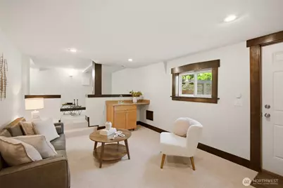 2716 Warren Avenue N, Seattle, WA 98109 - Photo 21