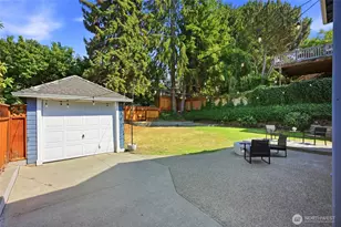 2716 Warren Ave N, Seattle, WA 98109 - Photo 35