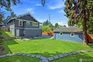 2716 Warren Ave N, Seattle, WA 98109 - Photo 33