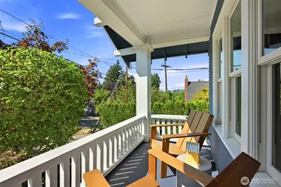 2716 Warren Avenue N, Seattle, WA 98109 - Photo 3
