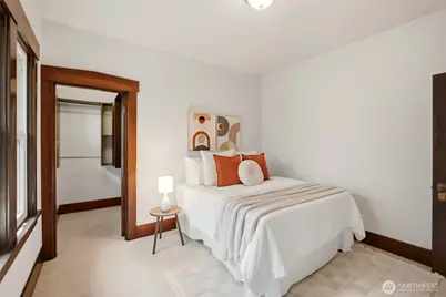 2716 Warren Avenue N, Seattle, WA 98109 - Photo 17