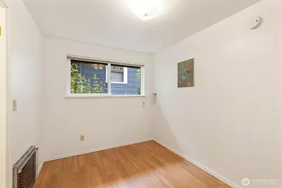 710 NE 43rd Street, Seattle, WA 98105 - Photo 3