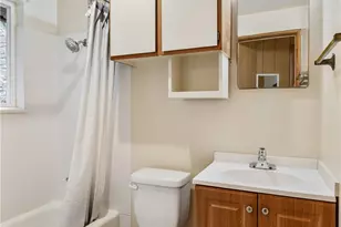 710 NE 43rd St, Seattle, WA 98105 - Photo 7