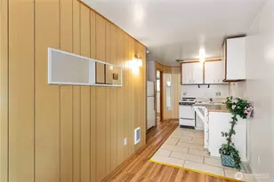 710 NE 43rd St, Seattle, WA 98105 - Photo 5