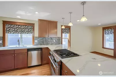 4407 40th Avenue SW, Seattle, WA 98116 - Photo 7