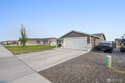 925 Mt Adams E, Othello, WA 99344 - Photo 5