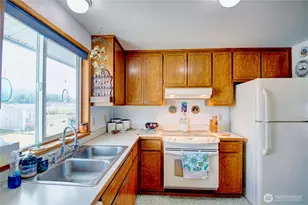 4417 Glasgow Way, Anacortes, WA 98221 - Photo 11